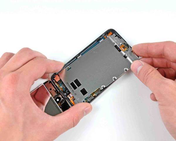 Как разобрать iPod Touch 4g – шаг 9.3
